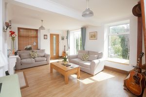 Sitting Room- click for photo gallery